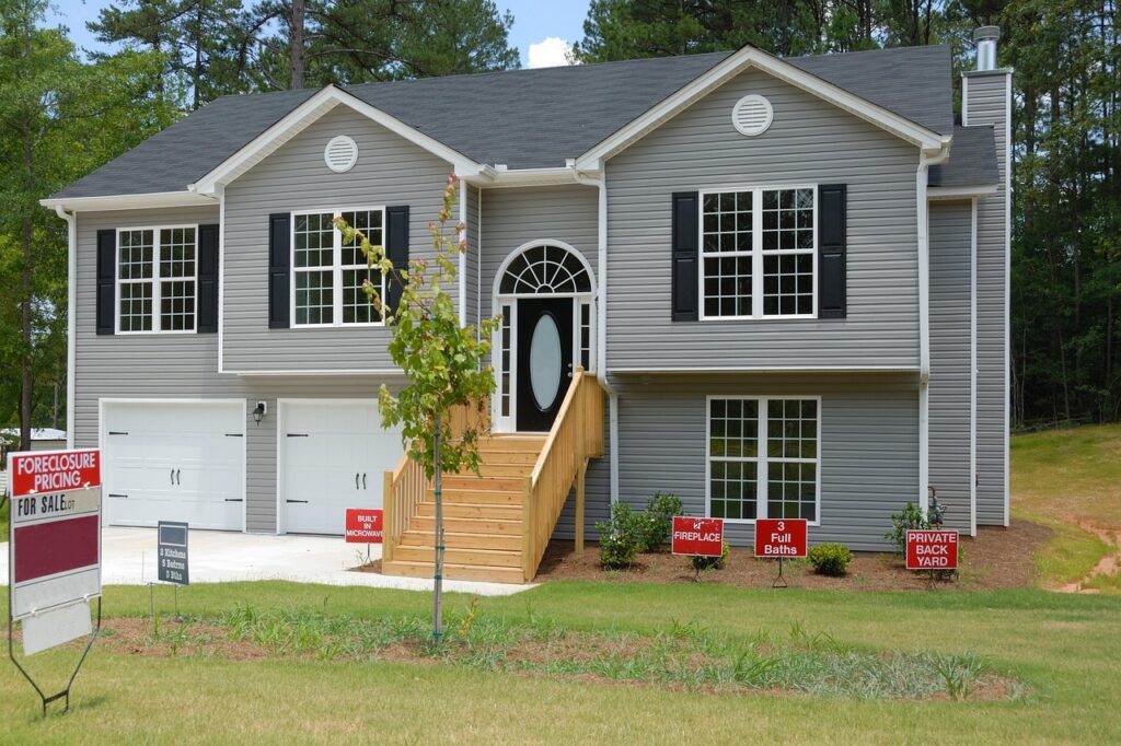 new home, for sale, house, estate, new, buy, mortgage, family, property, residential, building, sign, agent, purchase, construction, selling, business, nature, loan, homes for sale, realtor, real estate, sky, finance, buyer, architecture, sell, residence