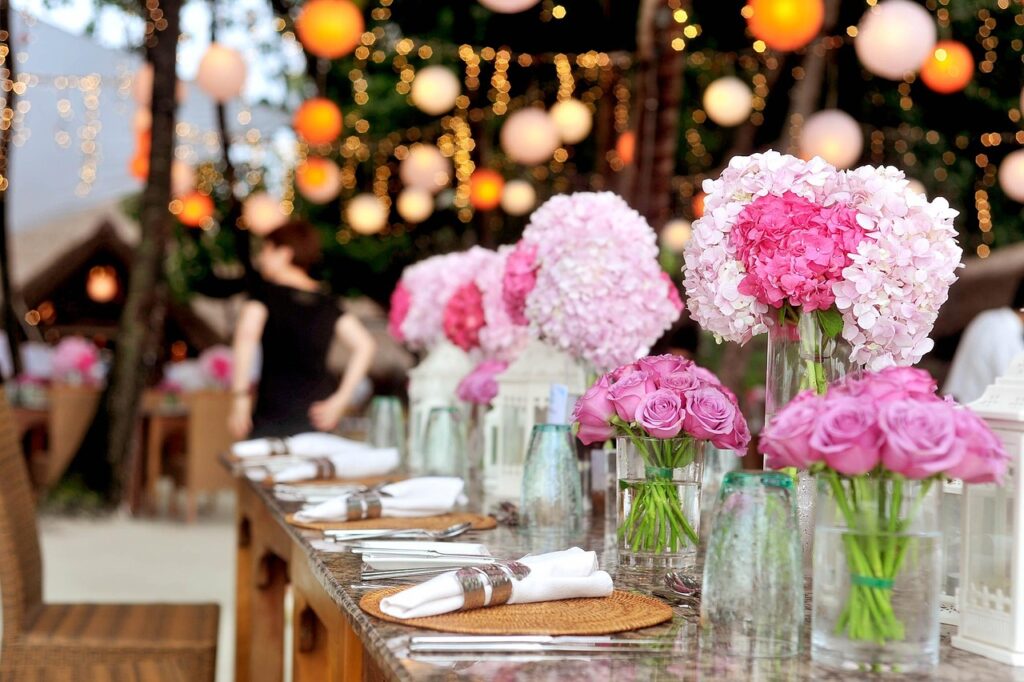 wedding, reception, table, beautiful flowers, banquet, centerpieces, nature, flower vases, flower wallpaper, table setting, bouquets, celebration, event, decorations, elegant, flower arrangements, flowers, flower background, roses, table set-up, wedding setup, wedding photography, wedding details